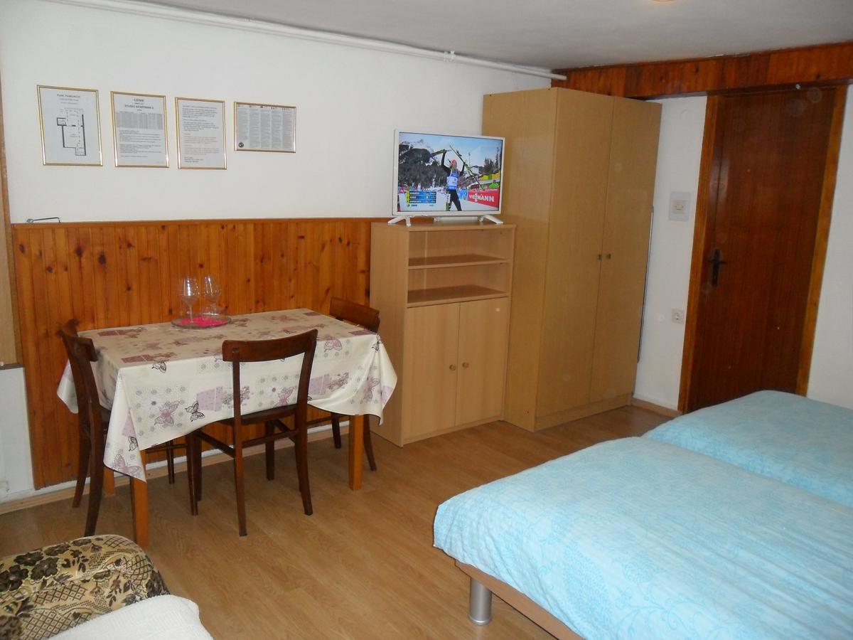 Vile Park Studio Apartment *
